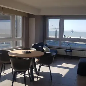 oostende-studio-voor-2-tot-4-pers-met-zeezicht.hotelsghent.com/