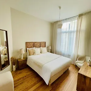 chaleureux-petit-appartement.brusselshotelsbook.com/